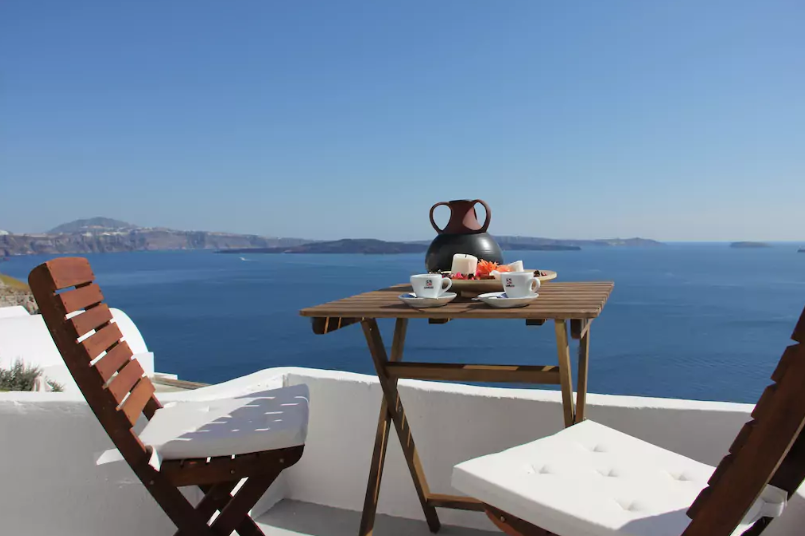 A cave house in Oia, Santorini